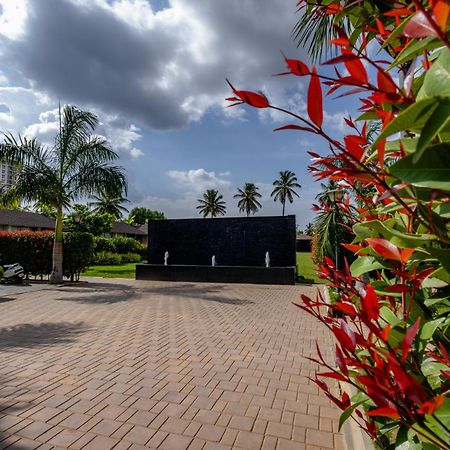 Veerdency Luxury Resort Devanahalli Buitenkant foto
