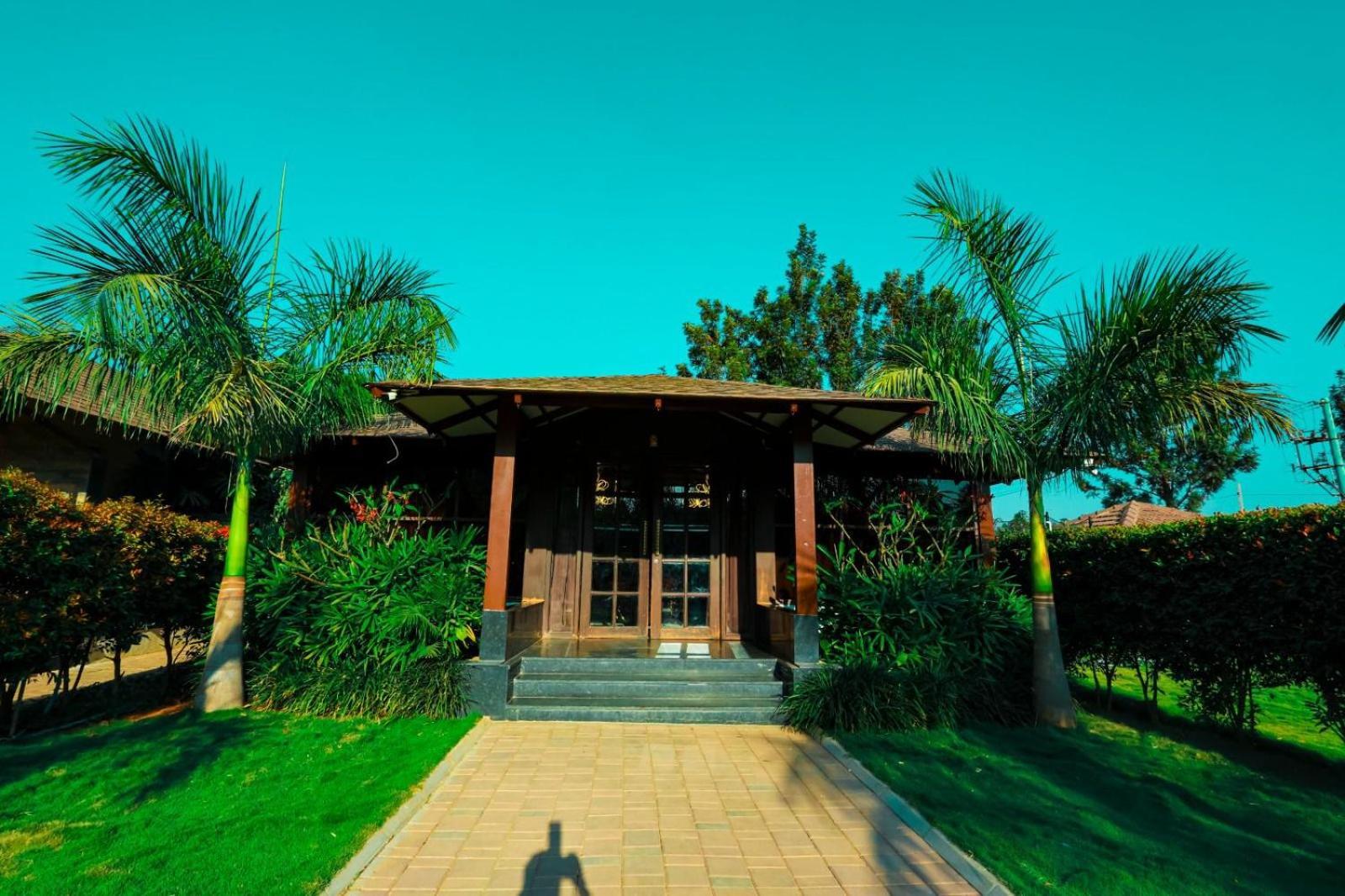 Veerdency Luxury Resort Devanahalli Buitenkant foto