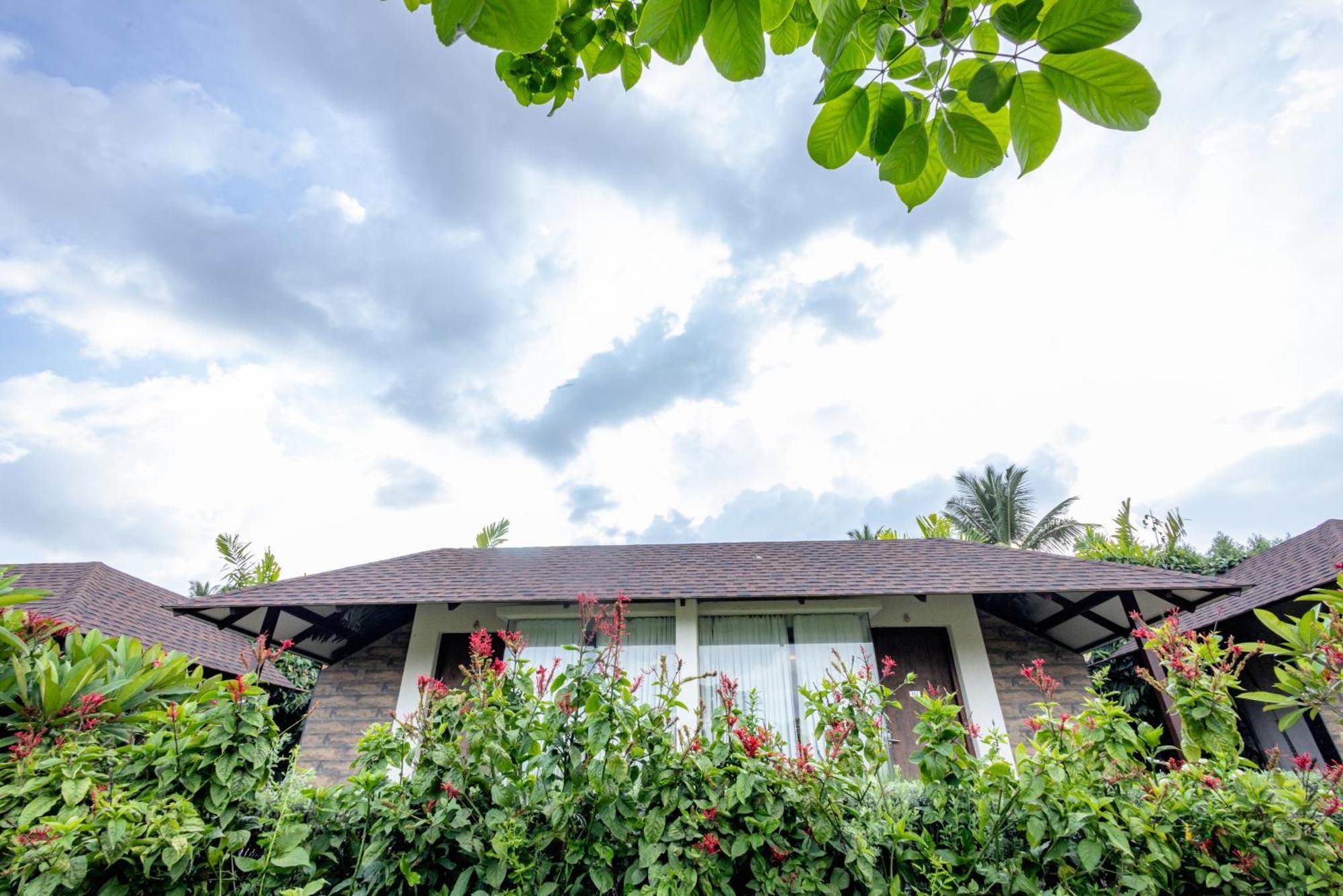 Veerdency Luxury Resort Devanahalli Buitenkant foto
