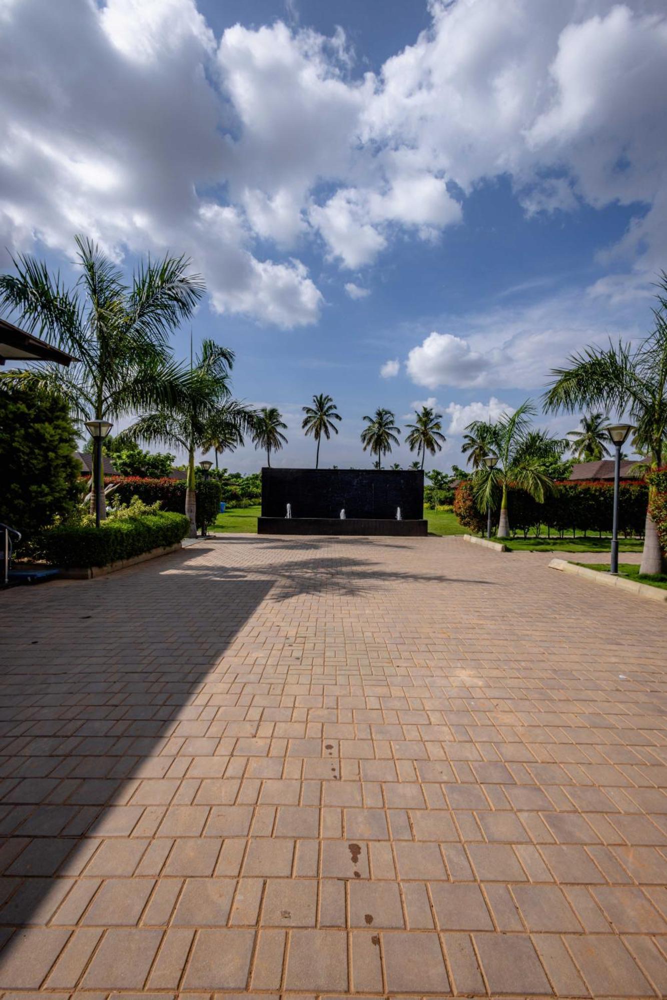 Veerdency Luxury Resort Devanahalli Buitenkant foto