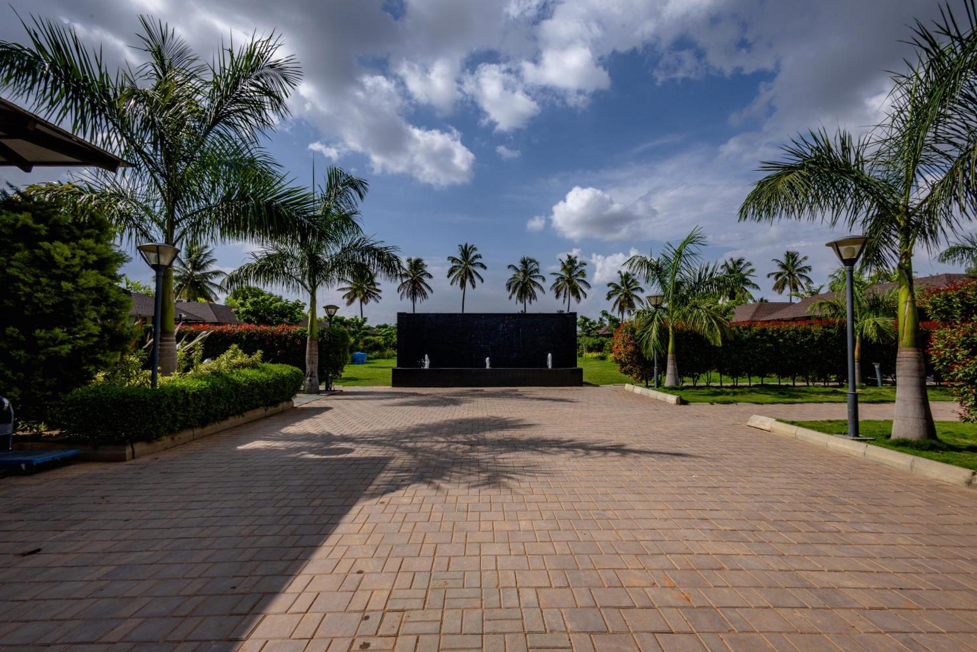 Veerdency Luxury Resort Devanahalli Buitenkant foto